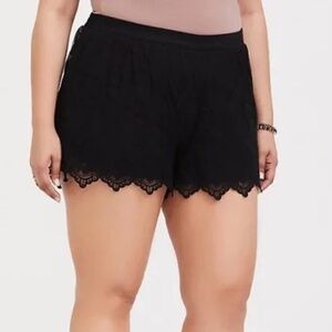 BLACK EMBROIDERED MESH SHORT